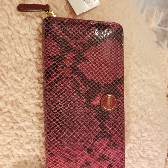 NWT Coach Raspberry Clutch, Kisslock & Wallet Set - Picture 3 of 9
